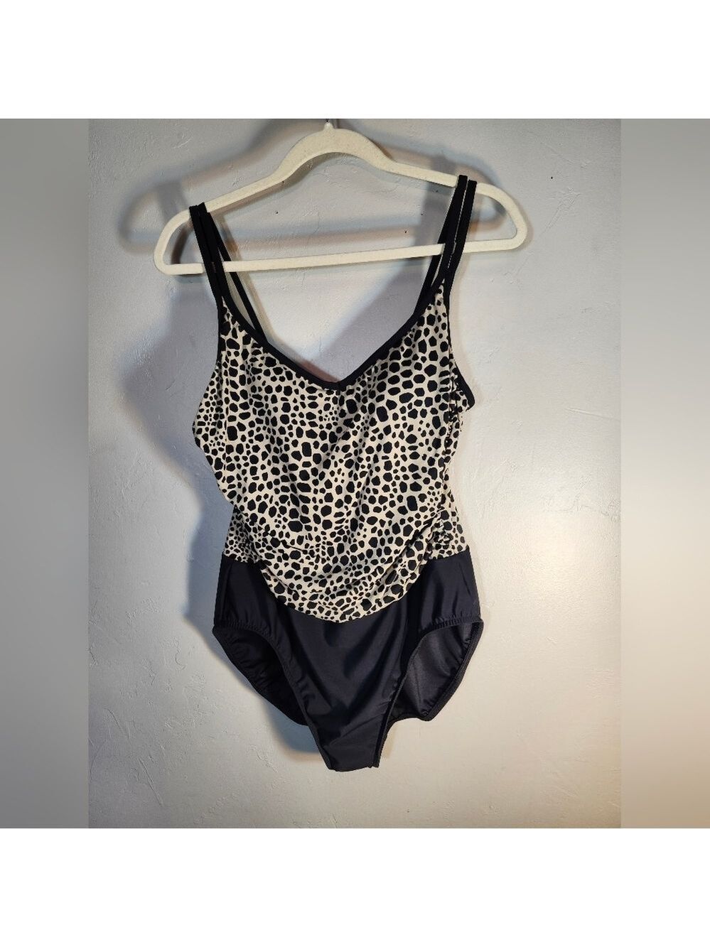 Miraclesuit Black and Tan Tummy Control One Piece Sz 12